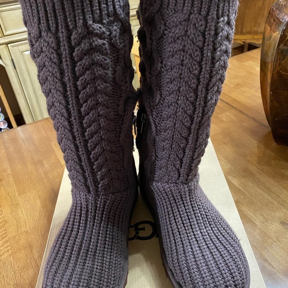 UGG CLASSIC CARDI CABLED KNIT BROWN BOOTS - WOMEN'S 8 - Picture 10 of 15